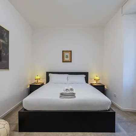 Casa San Martino, Historic Center, * Milaan